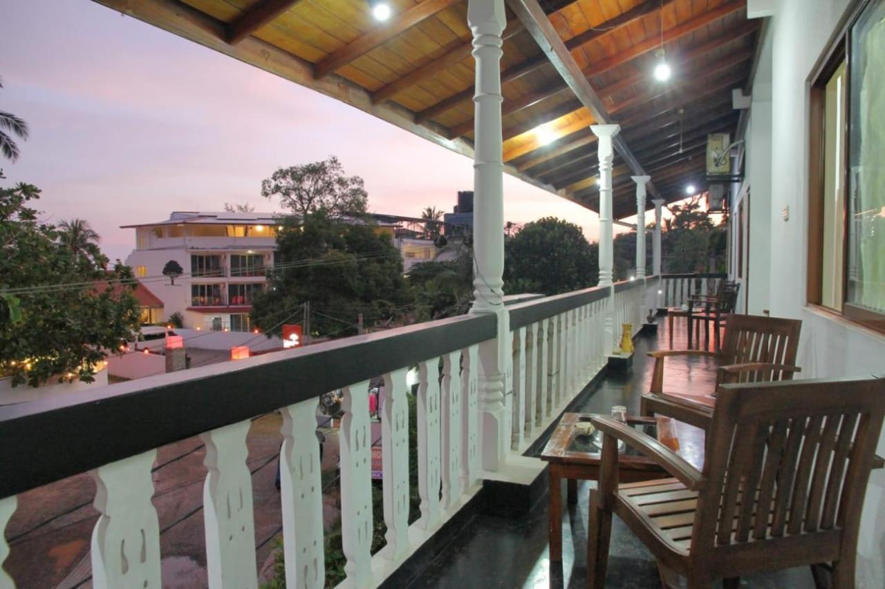 Sunny Mood Guest House Unawatuna Exterior foto