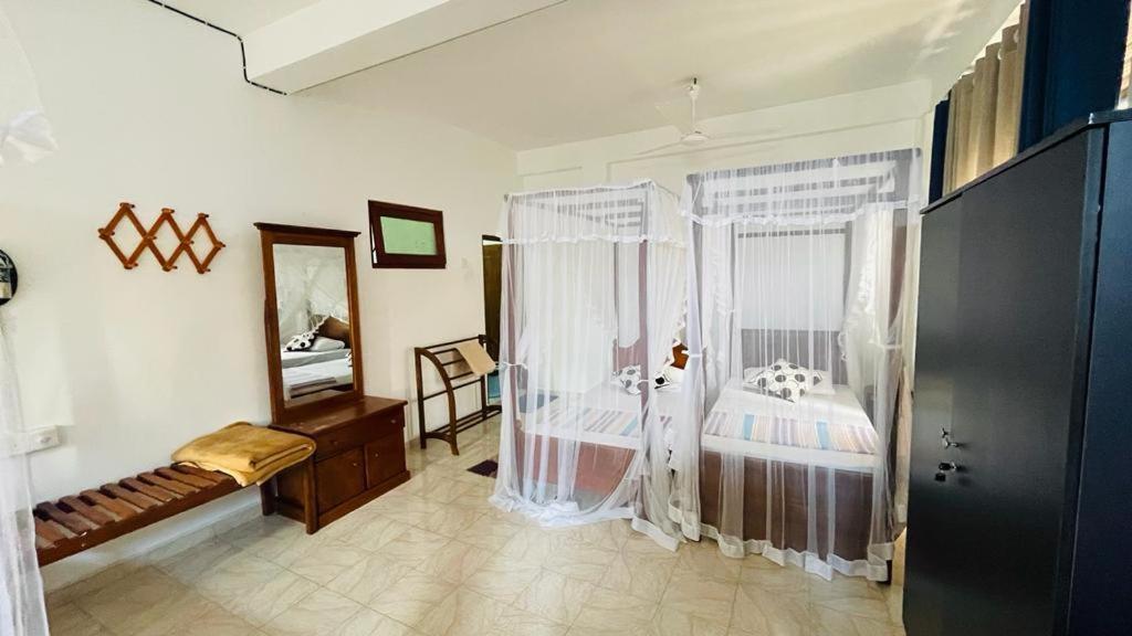 Sunny Mood Guest House Unawatuna Exterior foto