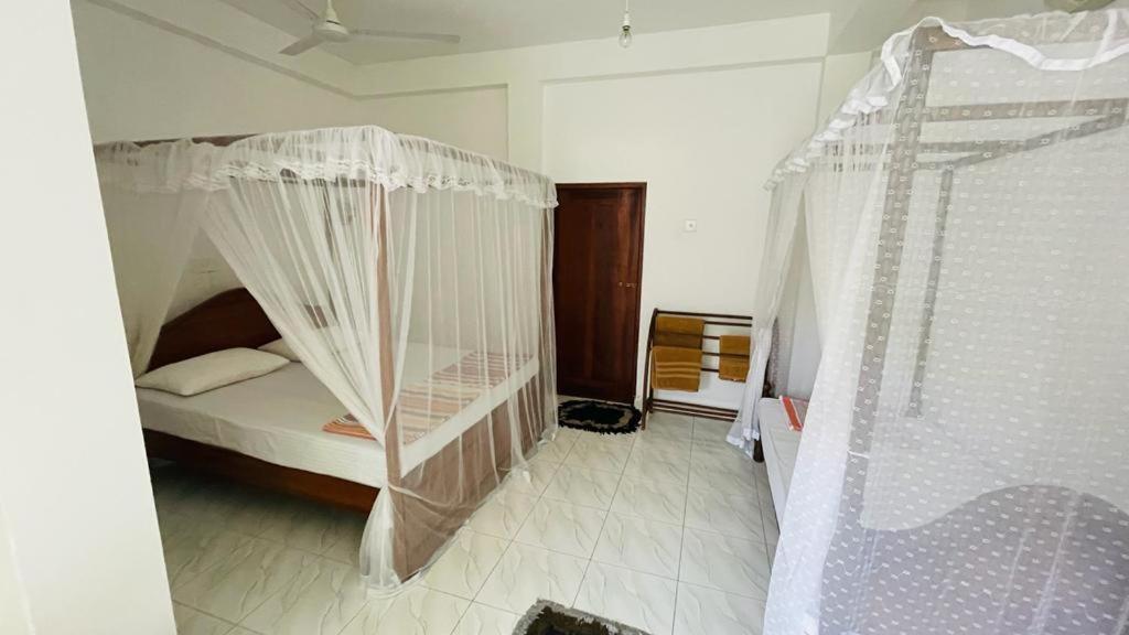 Sunny Mood Guest House Unawatuna Exterior foto